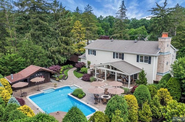 75 Fremont Ave, Park Ridge, NJ 07656