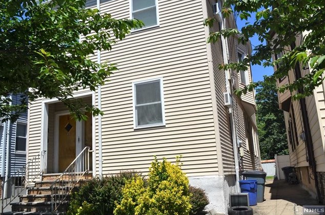 24 Palisade Ave, Outwater, NJ 07026