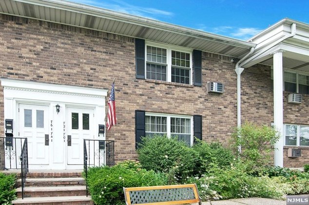 72 E Maple St, Teaneck, NJ 07666
