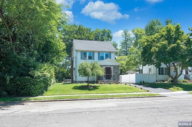 590 Center Ave, River Edge, NJ 07661