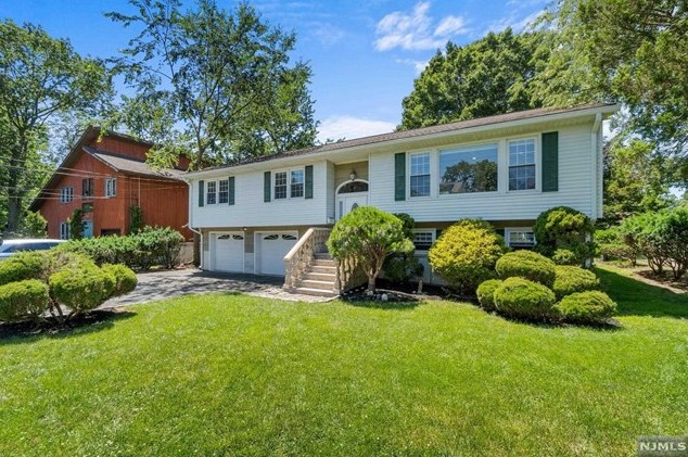 267 Golden Gate Ave, Oradell, NJ 07649
