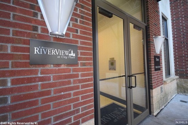 5406 City Pl, Edgewater, NJ 07020