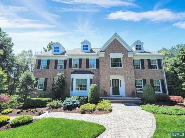43 Merrill Dr, Mahwah, NJ 07430