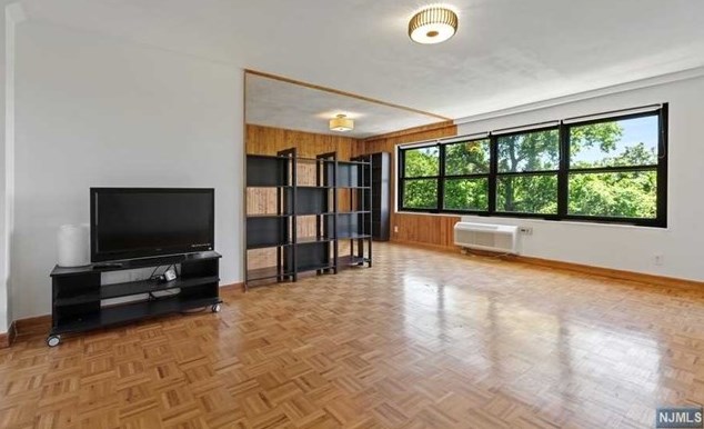 2352 Linwood Ave #4d, West Fort Lee, NJ