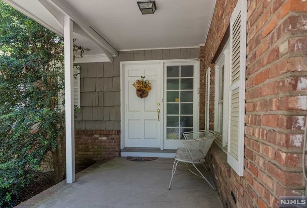 114 Youngs Rd, Mahwah, NJ 07430