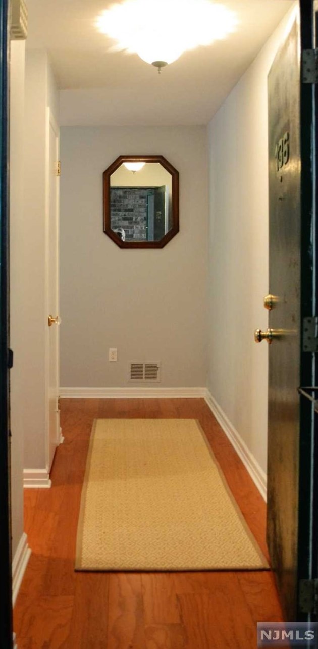 136 Indian Hollow Court, Mahwah, NJ 07430
