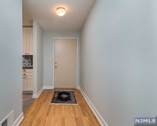1202 Hilltop Rd, Mahwah, NJ 07430