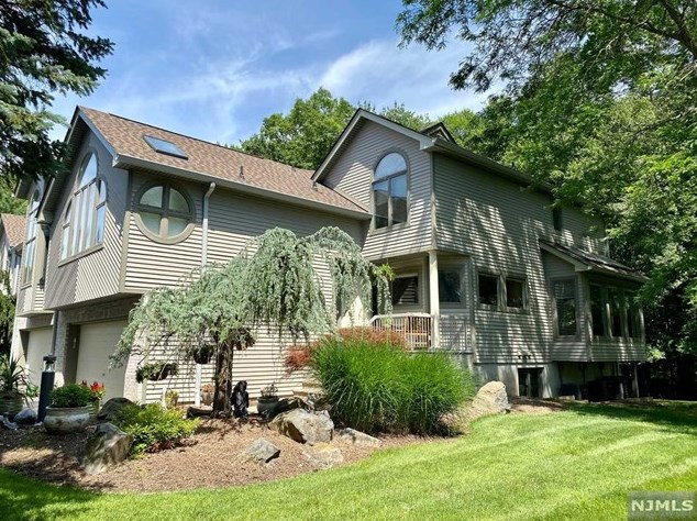 221 Beech Ct, Norwood, NJ 07648
