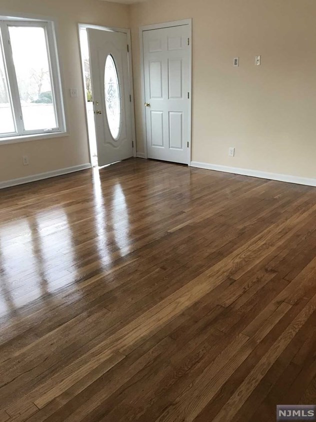 235 N Farview Ave, Paramus, NJ 07652