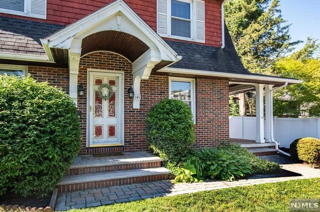141 New York Ave, Dumont, NJ 07628