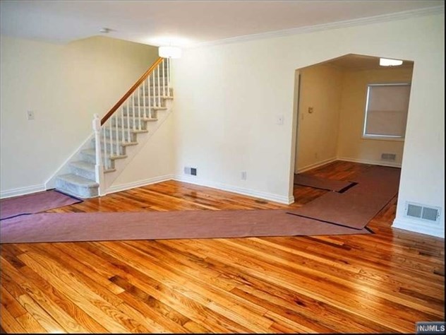 595 Beverly Rd, Teaneck, NJ 07666