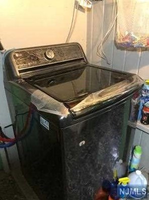 67 Bellevue Ave, Elmwood Park NJ  07407-3003 exterior