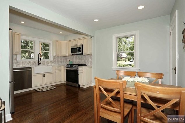67 6th Ave, Westwood NJ  07675-2012 exterior