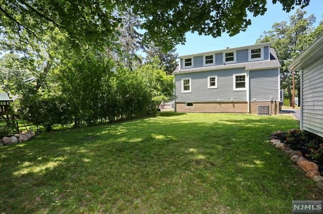 67 6th Ave, Westwood NJ  07675-2012 exterior