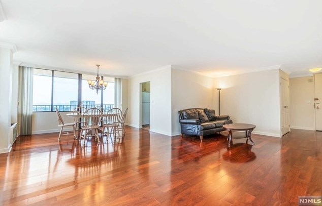 300 Winston Dr #1817, Cliffside Park, NJ 07010