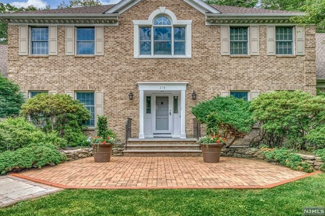 278 Joshua Ln, Wyckoff, NJ 07481-2800