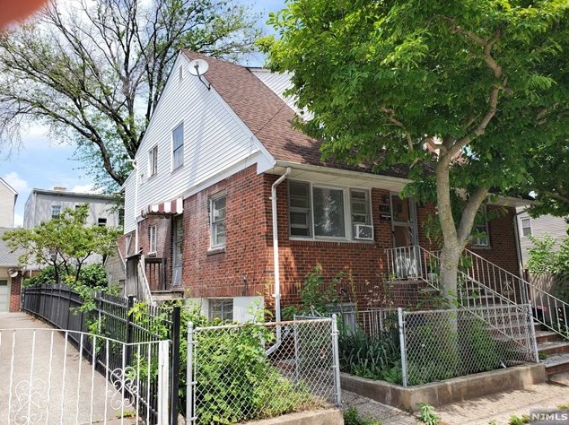 145 Windsor St, Kearny, NJ 07032
