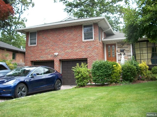 545 Summit St, Englewood, NJ 07632