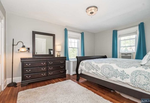 33 Garfield Pl, Rutherford NJ  07070-2455 exterior