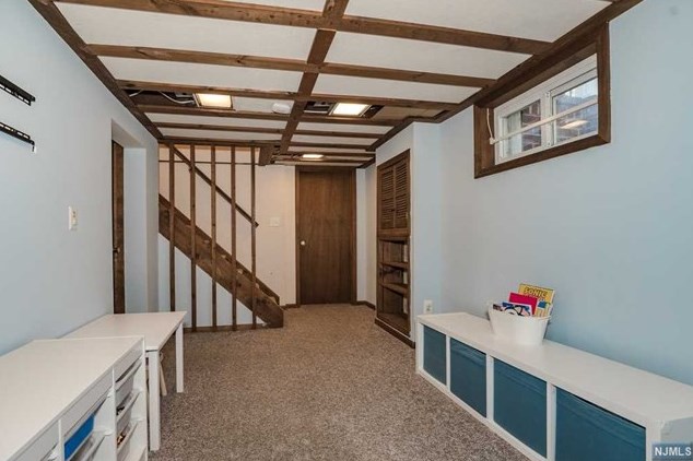 33 Garfield Pl, Rutherford NJ  07070-2455 exterior