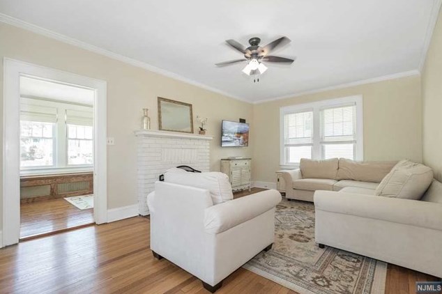 33 Garfield Pl, Rutherford NJ  07070-2455 exterior