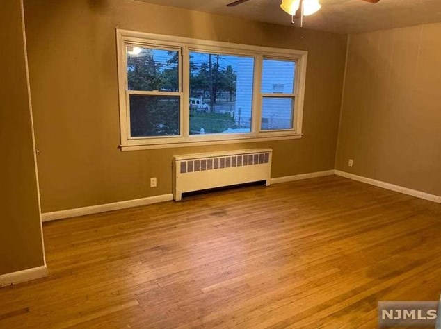92 Bergen Tpke, Ridgefield Park, NJ 07660