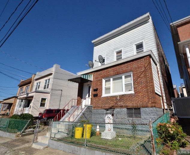 225 3rd St, Fairview, NJ 07022