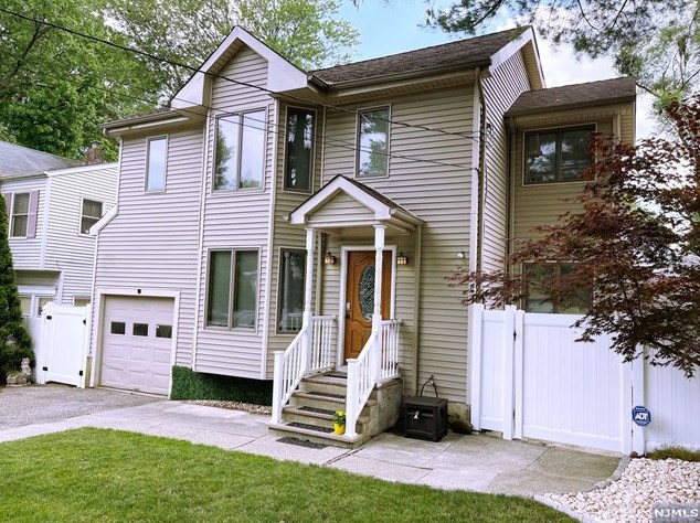330 E Midland Ave, Paramus, NJ 07652
