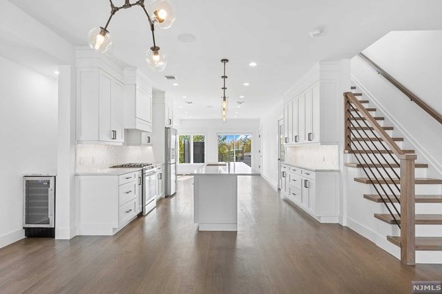 1140 14th St, West Fort Lee, NJ 07024