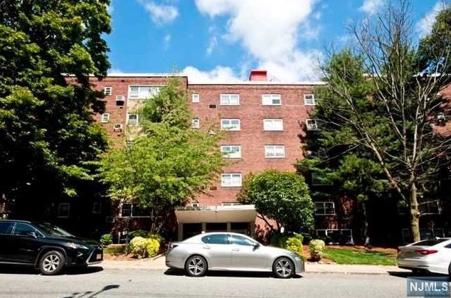 1565 Center Ave #4c, West Fort Lee, NJ