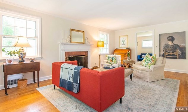 66 Linden Ave, Verona, NJ 07044