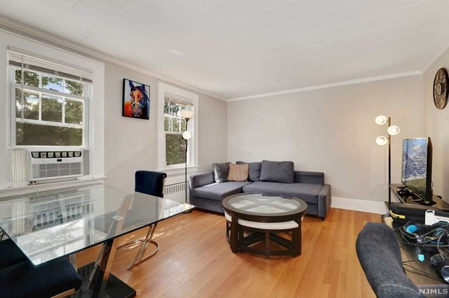 105 Daniel Ave, Rutherford NJ 07070-2718 exterior