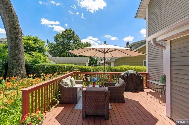 105 Daniel Ave, Rutherford NJ 07070-2718 exterior