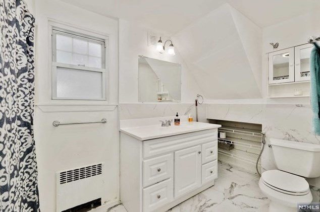 105 Daniel Ave, Rutherford NJ 07070-2718 exterior