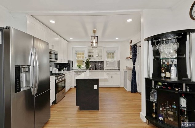 105 Daniel Ave, Rutherford NJ 07070-2718 exterior