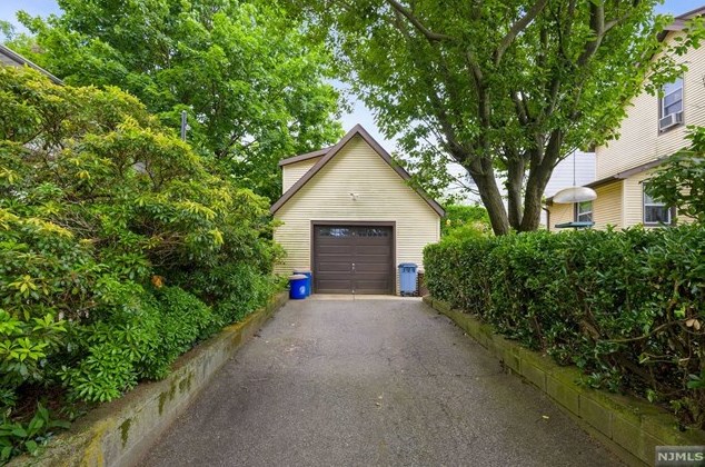 545 Oritani Pl, Teaneck, NJ 07666