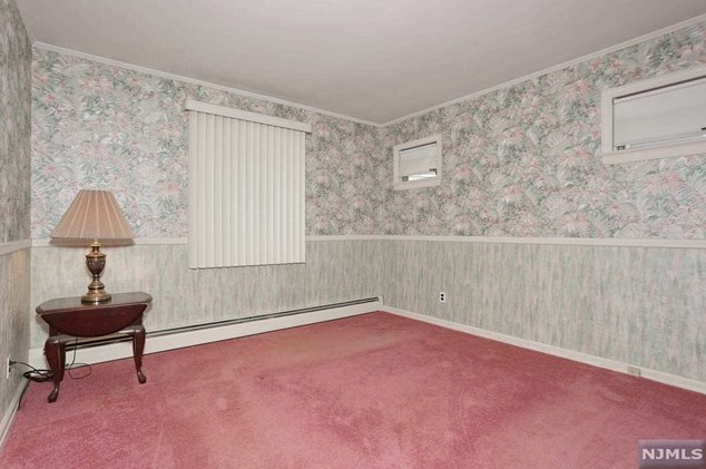 42 Washington Ave, Elmwood Park NJ  07407-2804 exterior