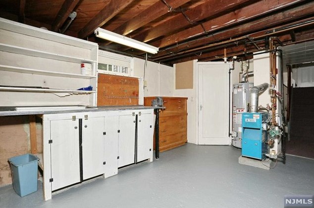 42 Washington Ave, Elmwood Park NJ  07407-2804 exterior