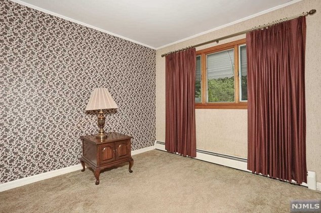 42 Washington Ave, Elmwood Park NJ  07407-2804 exterior