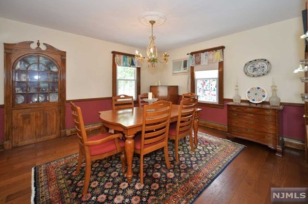 160 Washington Ave, Hillsdale NJ  07642-2818 exterior