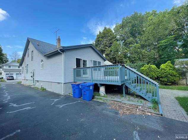 8 Lindley Ave, Tenafly, NJ 07670