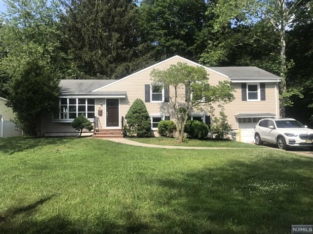 35 Highland Ave, Harrington Park, NJ 07640