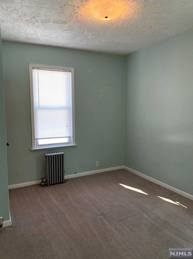 90 Hedden Ter, North Arlington, NJ 07031-6117