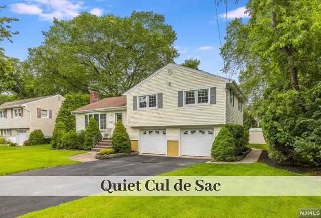 327 Willow Ct, Ridgewood, NJ 07450