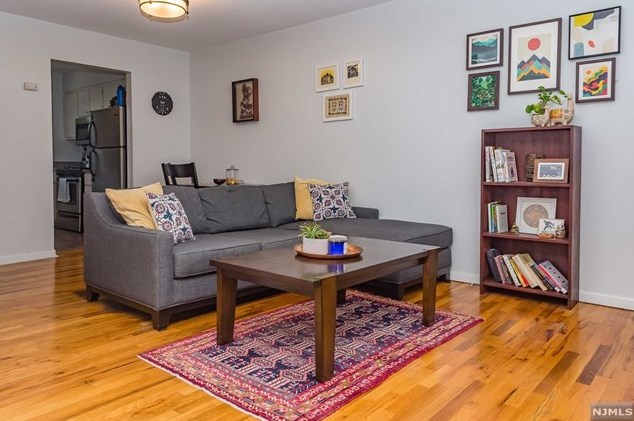 45 Wilfred St, Town Center, NJ 07052