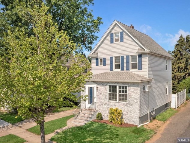 645 4th St, Lyndhurst, NJ 07071