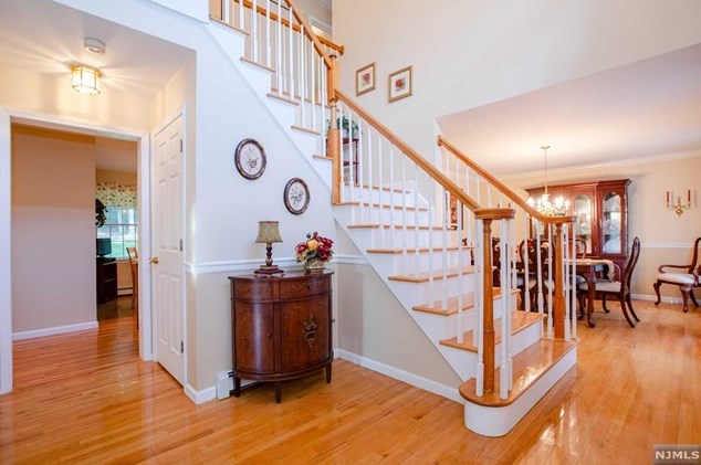 11 Lehigh Way, Oakland, NJ 07436