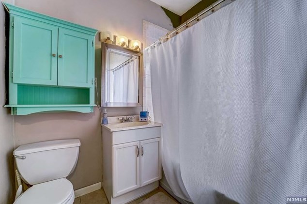 303 Hamilton Pl, Hackensack NJ  07601-3614 exterior