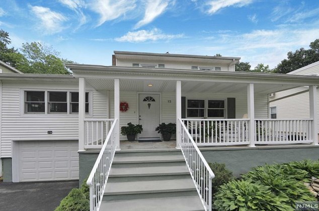 12 River Rd, Oakland, NJ 07436