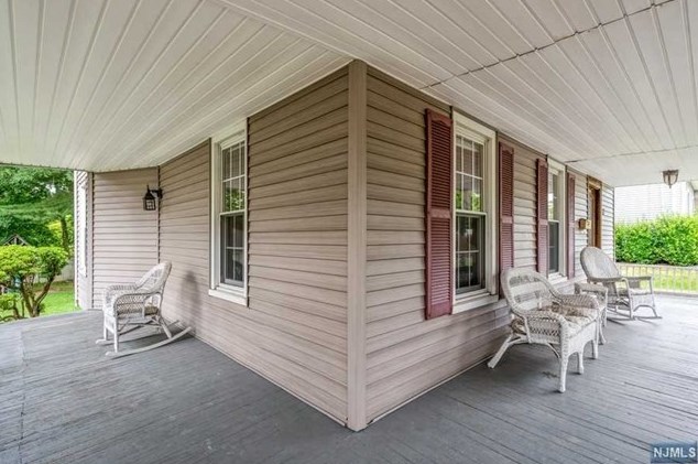 69 Central Ave, Hillsdale NJ  07642-2113 exterior
